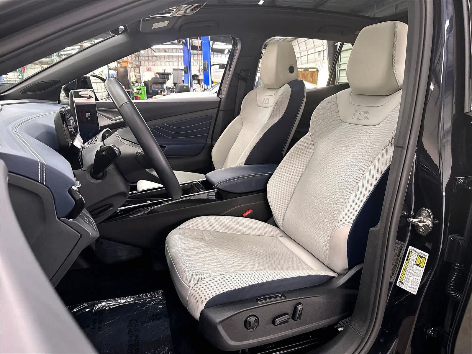 Used 2025 Volkswagen ID.4 Pro S RWD image 25