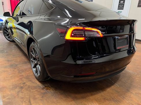 Used 2019 Tesla Model 3 Standard Range image 34