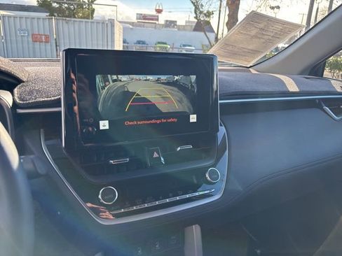 Used 2025 Toyota Corolla Cross XLE image 22