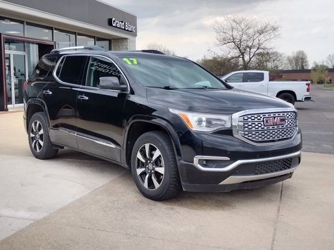 Used 2017 GMC Acadia Denali w/ Technology Package AWD/4WD image 3