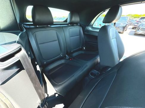 Used 2019 Volkswagen Beetle 2.0T SE FWD image 26
