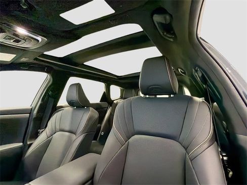 New 2025 Toyota Crown Signia image 18