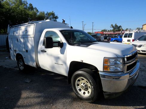Used 2013 Chevrolet Silverado 3500 W/T image 3