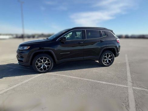 New 2026 Jeep Compass Limited image 5