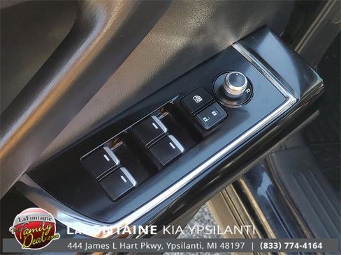 Used 2023 MAZDA CX-9 Touring image 15