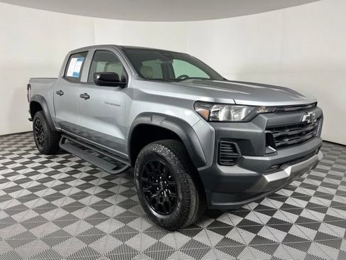 Used 2023 Chevrolet Colorado Trail Boss w/ Technology Package AWD/4WD image 3