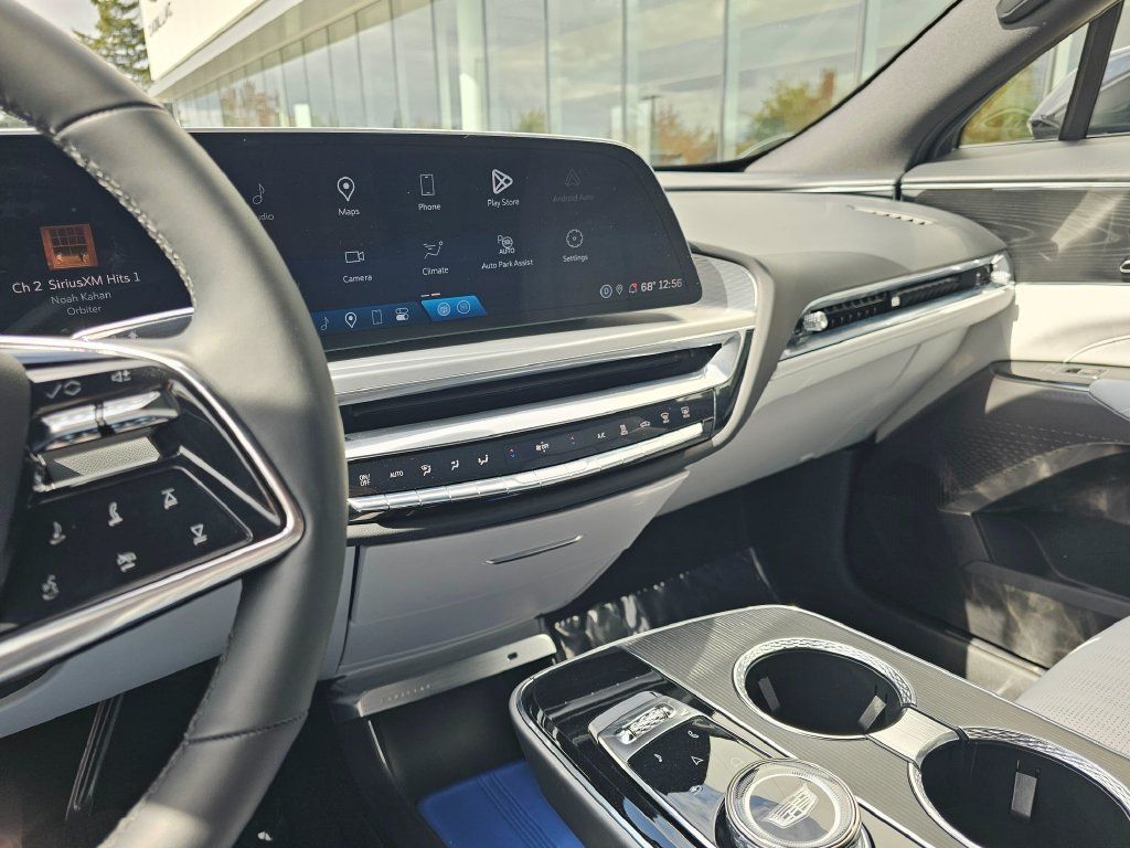 Certified 2024 Cadillac Lyriq Luxury AWD/4WD image 28
