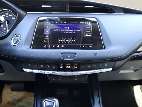 Used 2019 Cadillac XT4 Premium Luxury w/ Technology Package FWD image 20