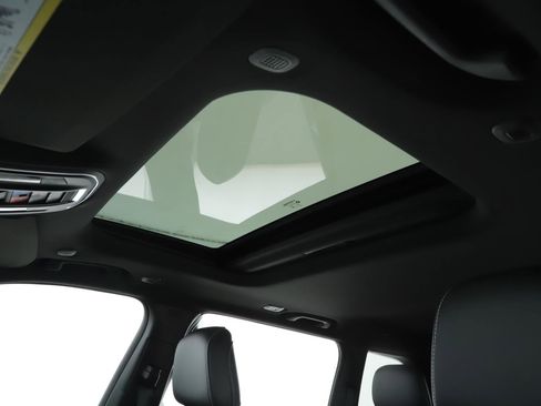 New 2026 Jeep Grand Cherokee Laredo AWD/4WD image 16