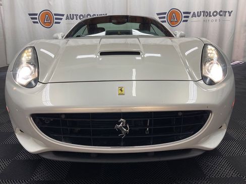 Used 2012 Ferrari California RWD image 4