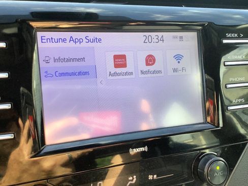 Used 2020 Toyota Camry SE w/ Carpet Mat Package FWD image 50