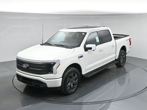 New 2025 Ford F150 Lightning Lariat w/ Max Trailer Tow Package image 35