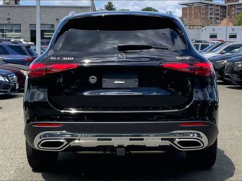 Used 2026 Mercedes-Benz GLC 300 4MATIC image 3