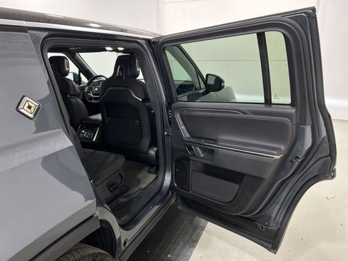 Used 2023 Rivian R1S Adventure image 15
