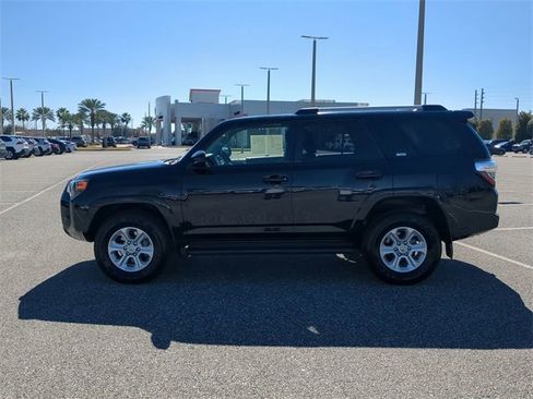 Certified 2022 Toyota 4Runner SR5 image 7