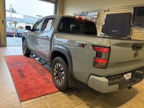 Used 2022 Nissan Frontier PRO-4X image 8