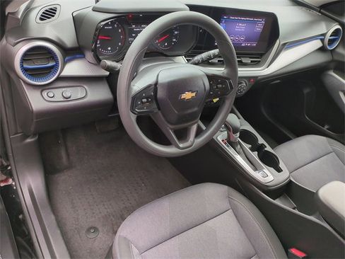 Certified 2024 Chevrolet Trax LS image 11