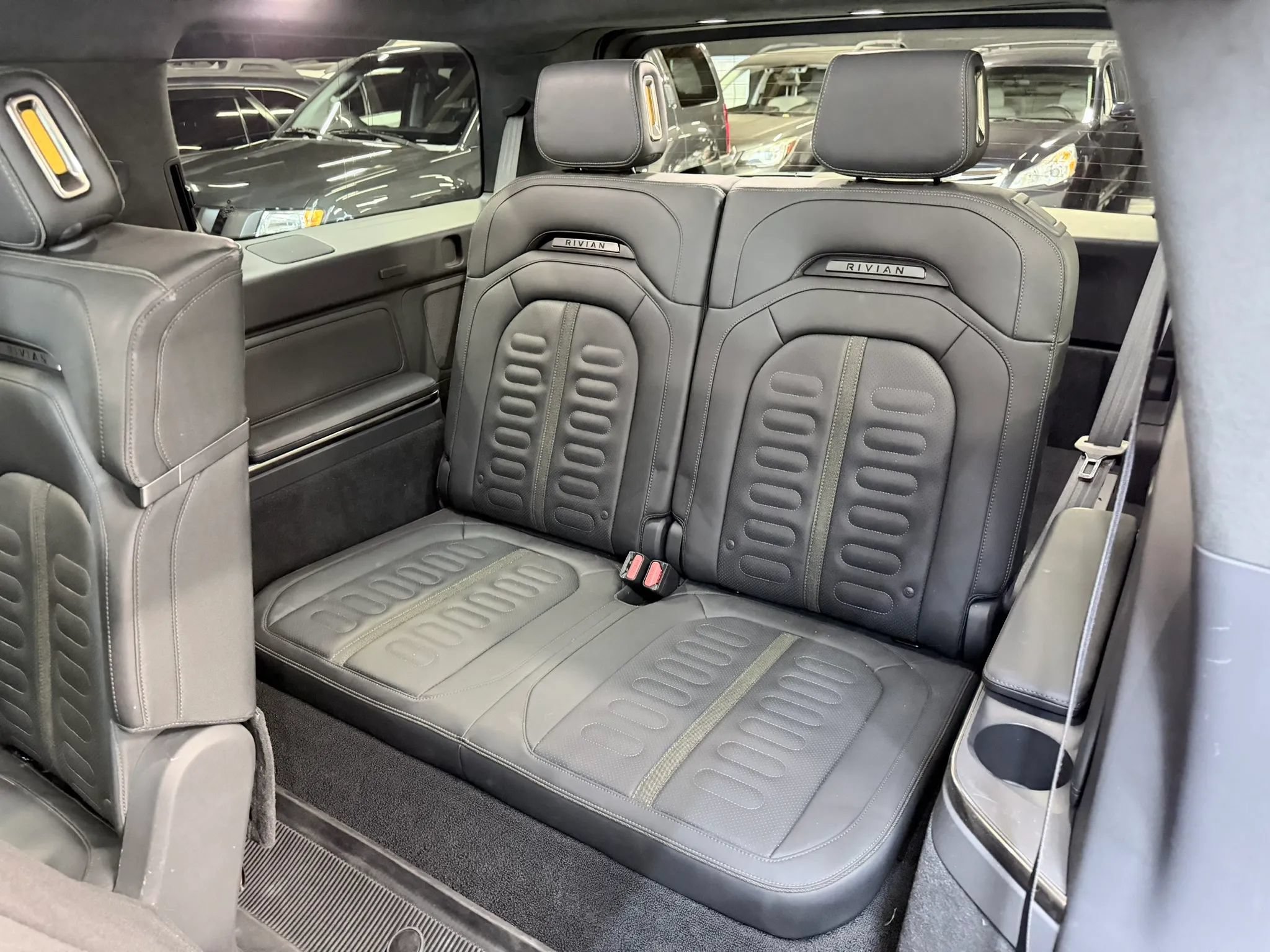 Used 2022 Rivian R1S Launch Edition Quad AWD/4WD image 22