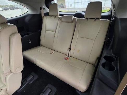 Used 2022 Toyota Highlander Platinum FWD image 16
