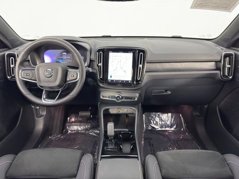 Used 2023 Volvo C40 P8 Recharge Ultimate w/ Protection Package Premier image 12