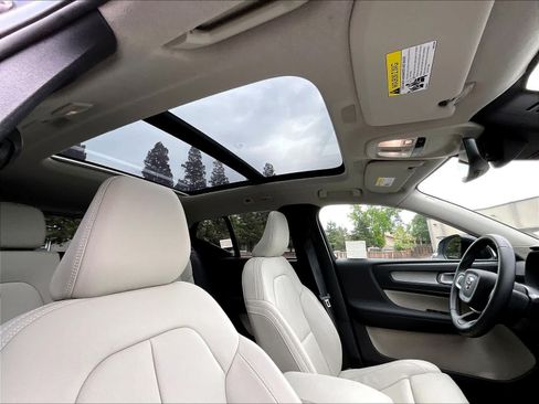 Used 2026 Volvo XC40 B5 Plus w/ Protection Package Premier AWD/4WD image 25