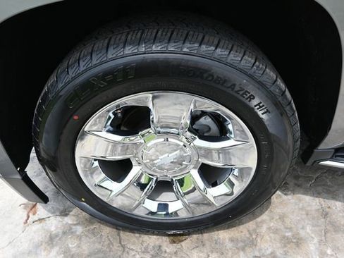 Used 2018 Chevrolet Tahoe Premier AWD/4WD image 10