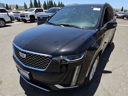 Used 2024 Cadillac XT6 Luxury FWD image 3
