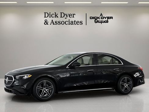 Used 2025 Mercedes-Benz E 350 Sedan image 26