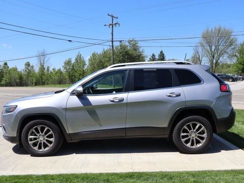 Used 2021 Jeep Cherokee Latitude Lux FWD image 24