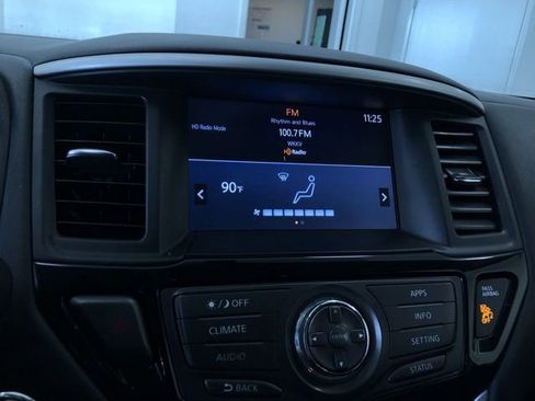 Used 2017 Nissan Pathfinder S image 29