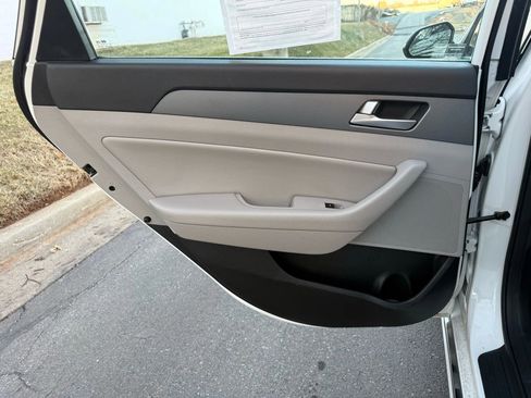 Used 2017 Hyundai Sonata SE image 20
