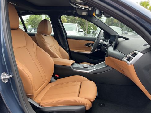 Certified 2025 BMW 330i Sedan RWD image 33