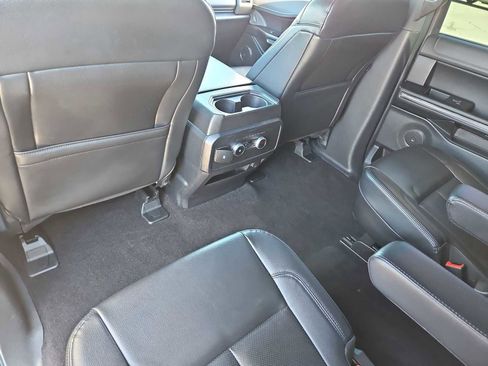 Used 2021 Ford Expedition Max XLT image 19