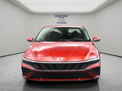 New 2026 Hyundai Elantra SE FWD image 11