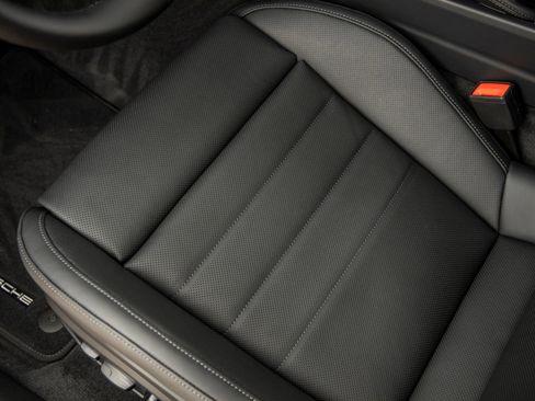 New 2026 Porsche Panamera 4 AWD/4WD image 24