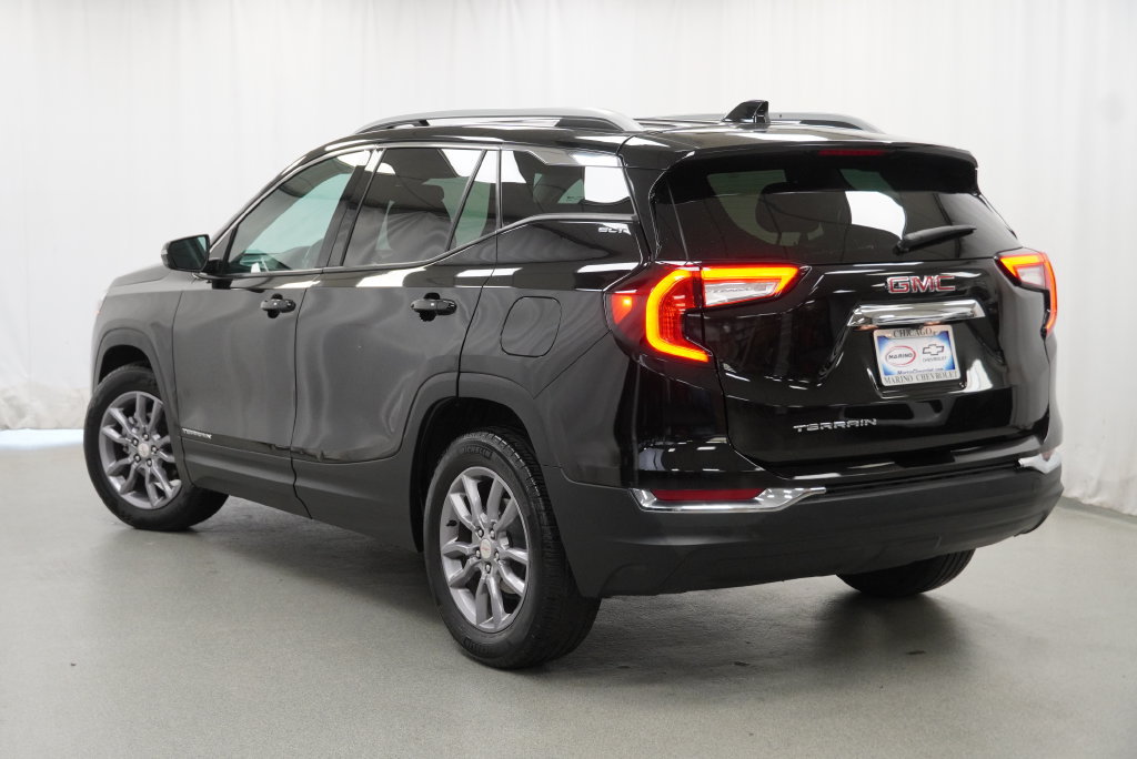 Used 2023 GMC Terrain SLT w/ LPO, Floor Liner Package FWD image 17