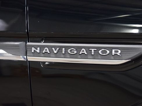 Used 2024 Lincoln Navigator L 4WD image 16