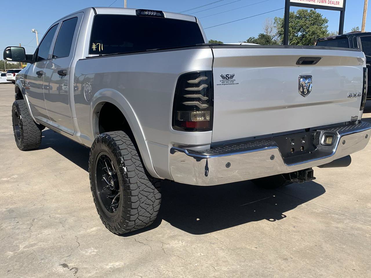 Used 2018 RAM 2500 Tradesman w/ Chrome Appearance Group AWD/4WD image 4
