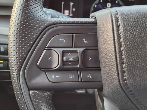 Certified 2025 Toyota Tacoma SR5 AWD/4WD image 23