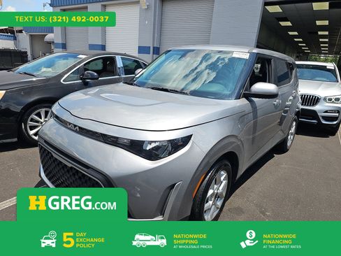 Used 2024 Kia Soul LX w/ Option Group 015 FWD image 1