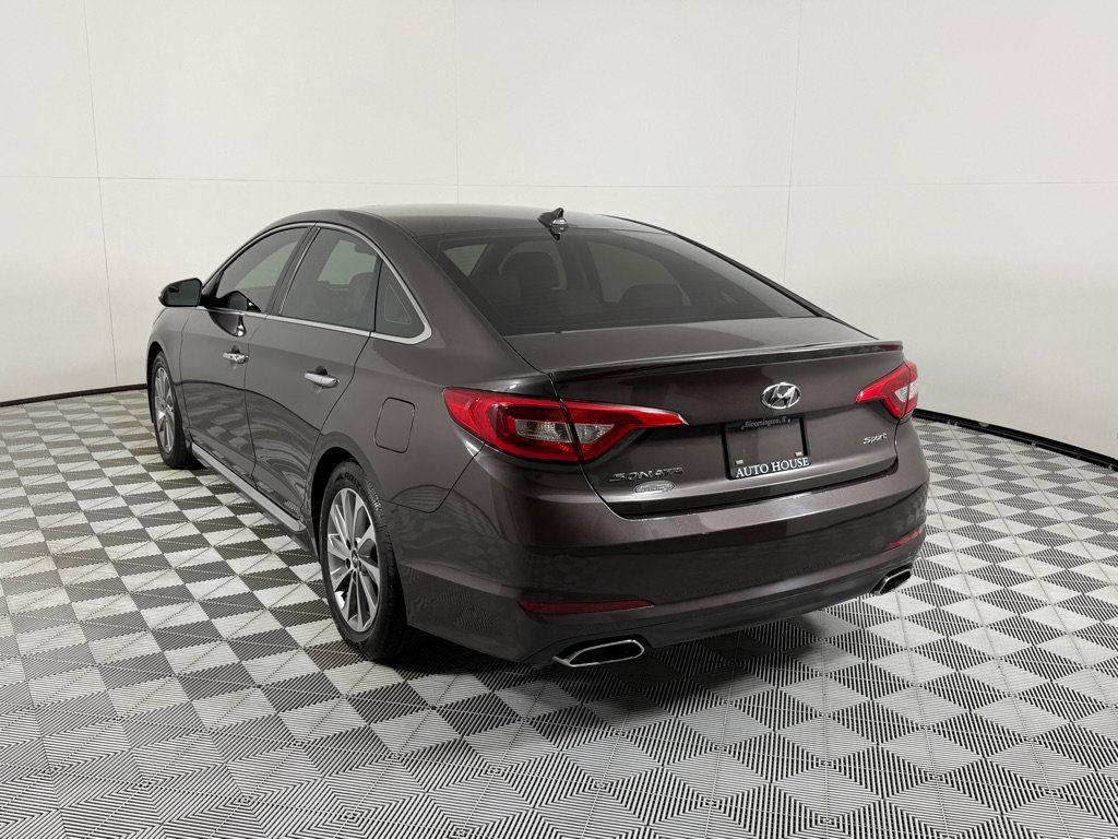 Used 2016 Hyundai Sonata Sport w/ Option Group 1V FWD image 7