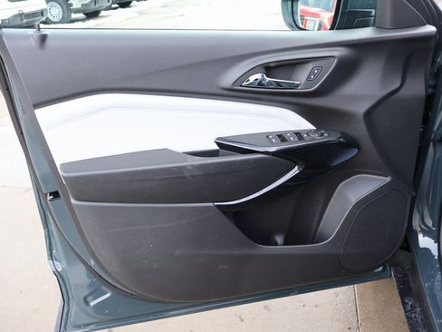 New 2026 Chevrolet Trax LT w/ Driver Confidence Package image 11