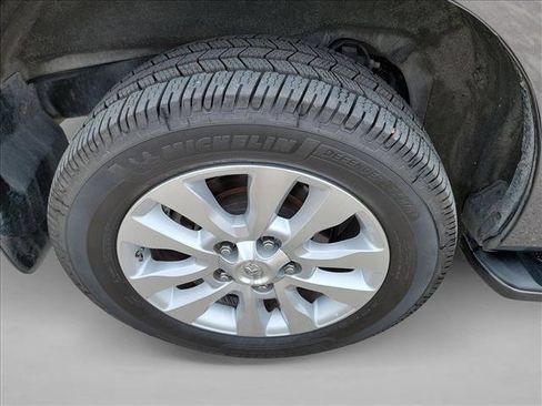 Used 2020 Toyota Sequoia Platinum AWD/4WD image 11