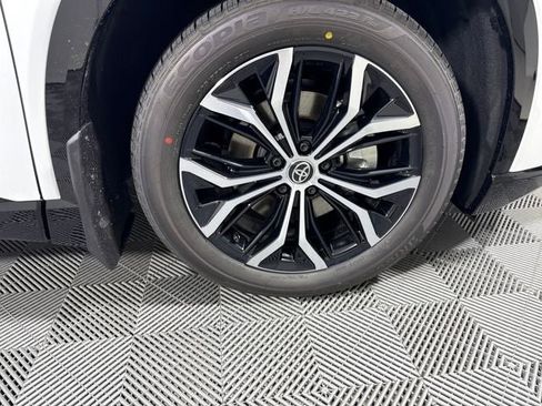 New 2026 Toyota Crown Signia image 11