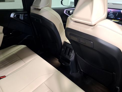 Used 2026 BMW X3 xDrive30 w/ Premium Package image 28