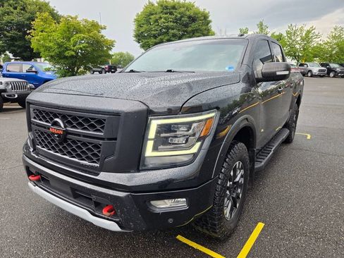 Used 2021 Nissan Titan PRO-4X w/ Pro-4x Convenience Package AWD/4WD image 3