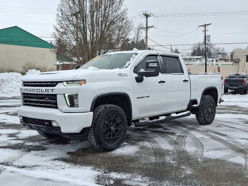Used 2022 Chevrolet Silverado 2500 LTZ w/ LTZ Plus Package image 3