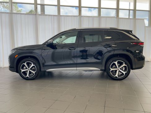 New 2026 Volkswagen Tiguan SE image 2