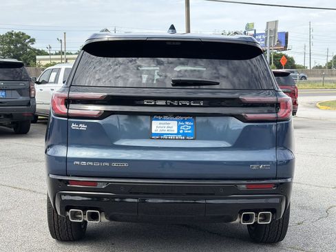 New 2026 GMC Acadia Denali Ultimate w/ LPO, Floor Liner Package AWD/4WD image 23
