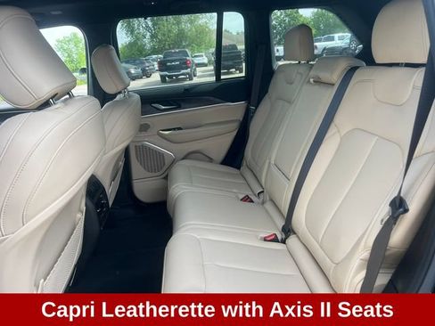 Used 2025 Jeep Grand Cherokee Limited w/ Luxury Tech Group II AWD/4WD image 12